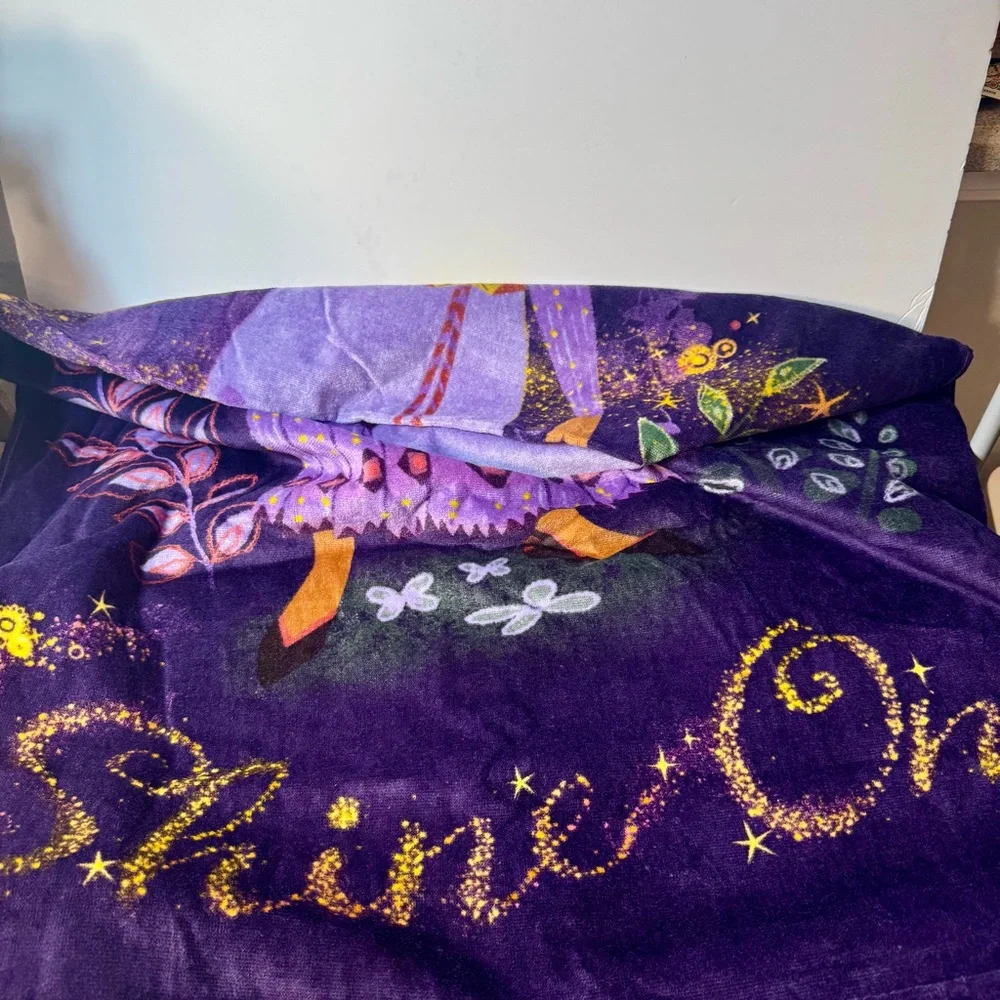 NWT. Disney beach towel .Asha and Star Large Beach Towel, Disney's movie Wish
